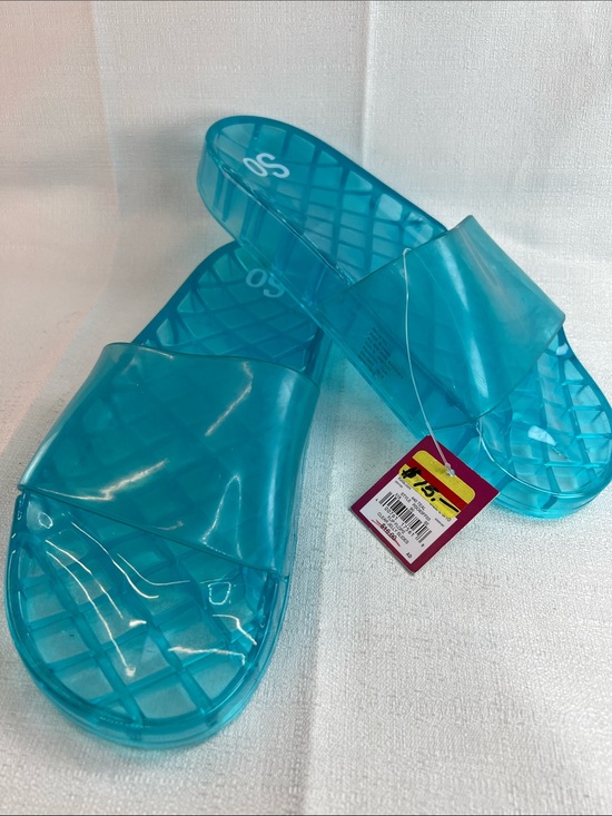 SO Shoes - So, water, friendly flip-flops